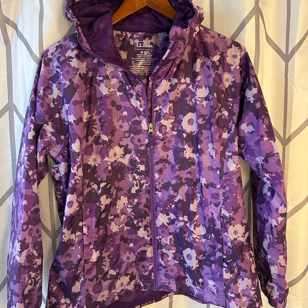 L.L. Bean Women's Med Petite Purple Floral Rain Jacket
